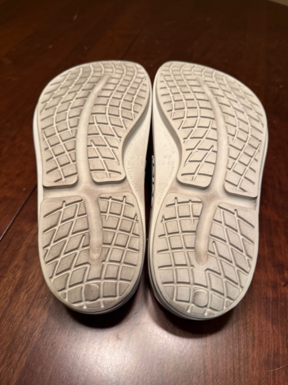 OOFOS White Platform Thong Sandals - Picture 3 of 5
